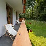 The Woodland Nook - Classic Two Bedroom With Balcony