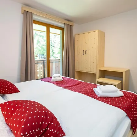 Apartment The Woodland Nook - Classic Two Bedroom With Balcony *