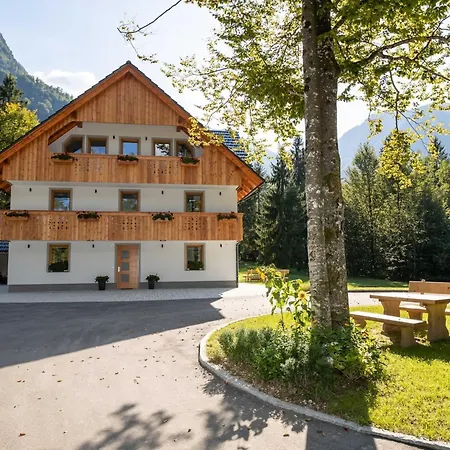 The Woodland Nook - Classic Two Bedroom With Balcony Bohinj