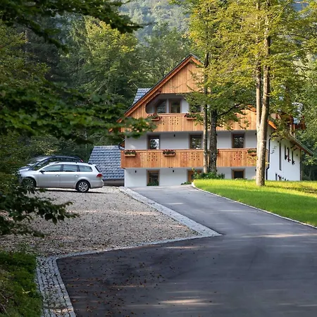 The Woodland Nook - Classic Two Bedroom With Balcony * Bohinj