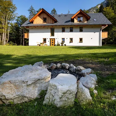 The Woodland Nook - Classic Two Bedroom With Balcony * Bohinji-tó
