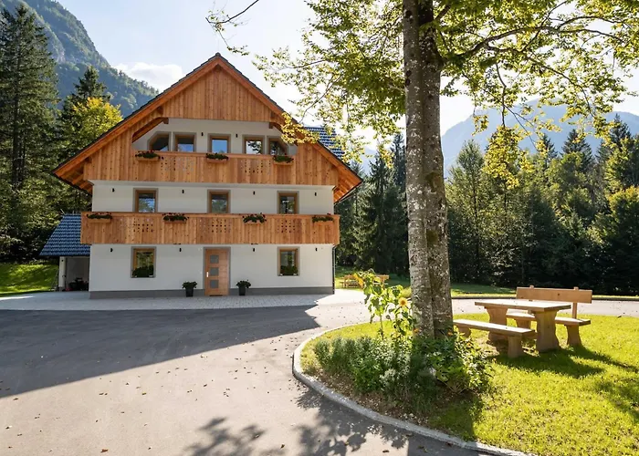 The Woodland Nook - Classic Two Bedroom With Balcony Bohinj