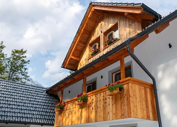 Apartman The Woodland Nook - Classic Two Bedroom With Balcony *