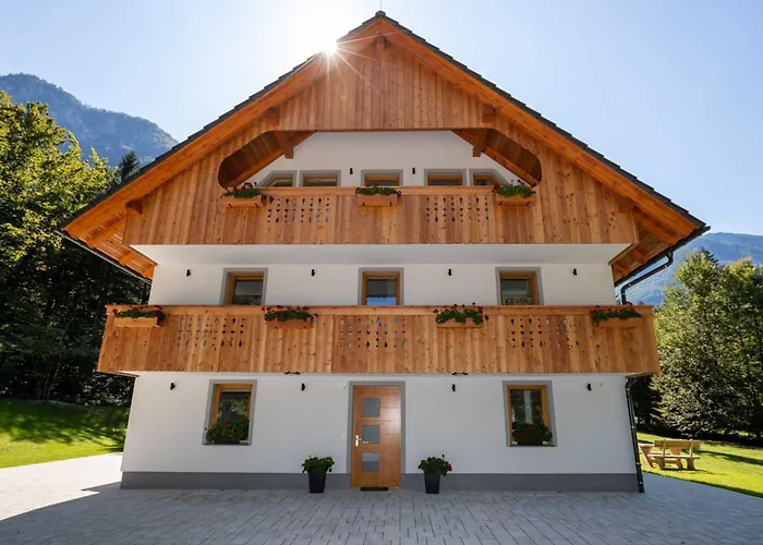 Apartman The Woodland Nook - Classic Two Bedroom With Balcony